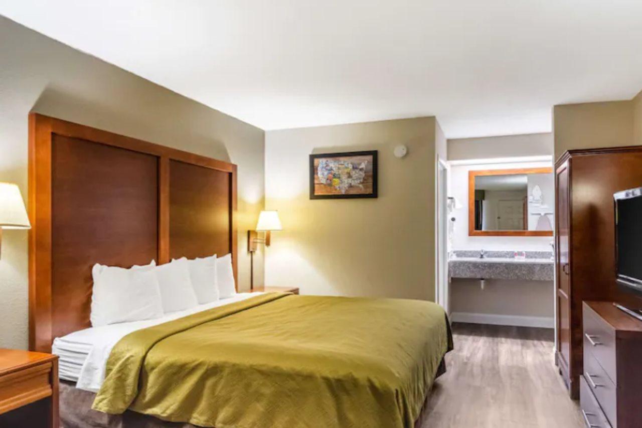 Lodge Econo Nc *