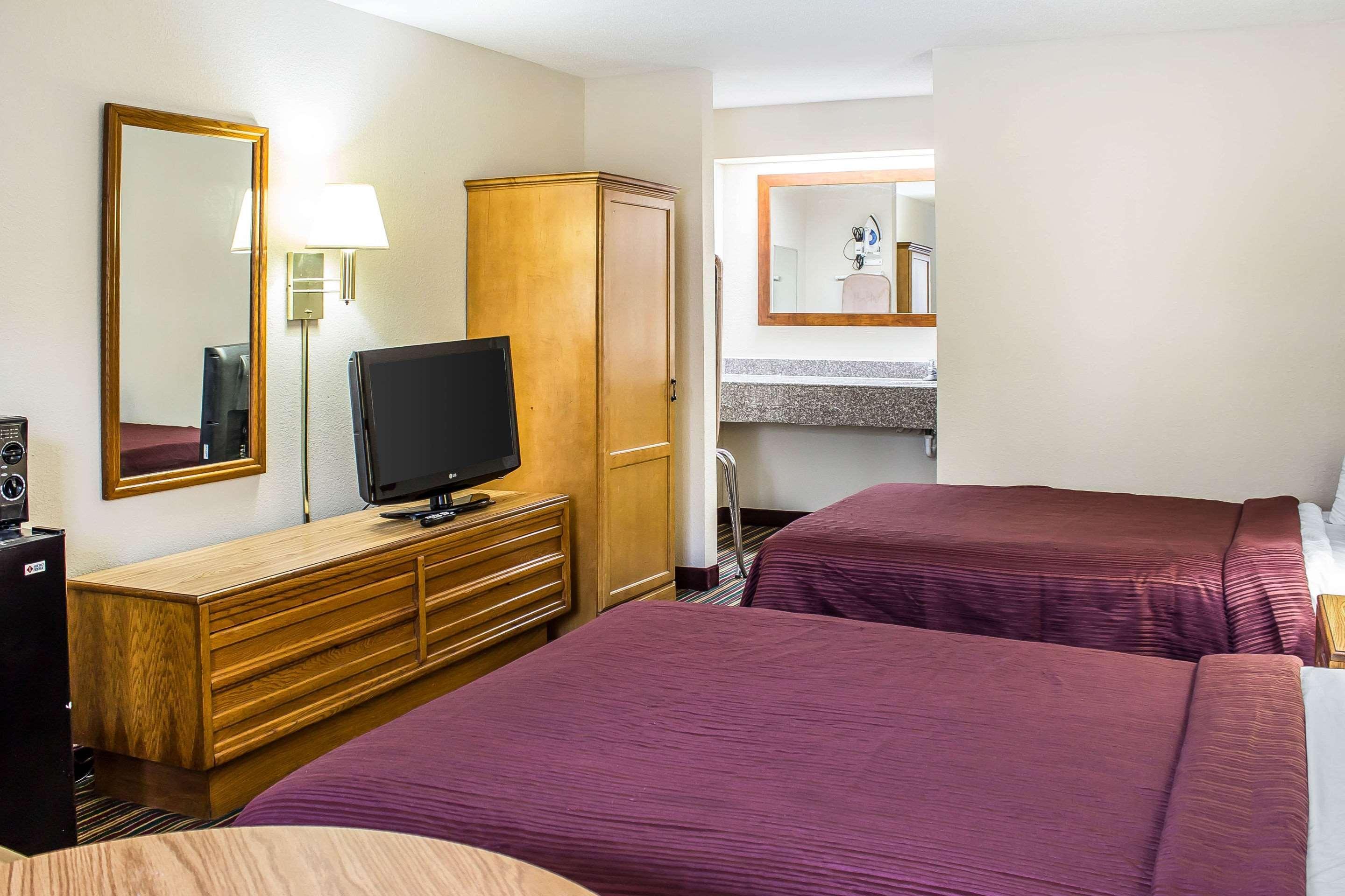 Econo Nc Lodge