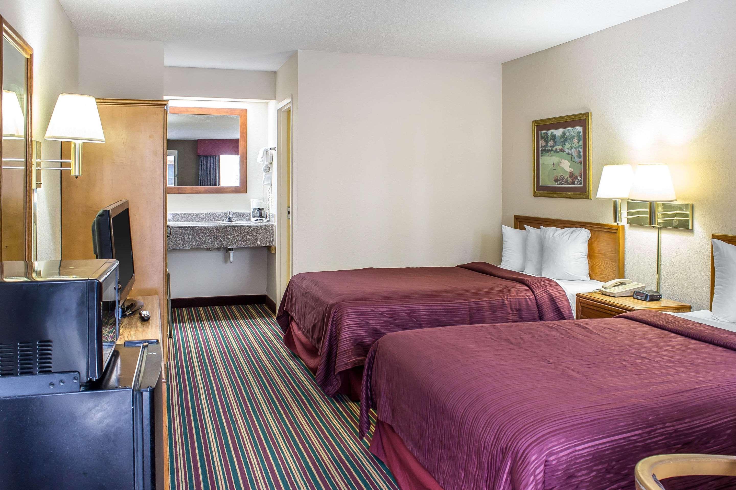 Lodge Econo Nc *