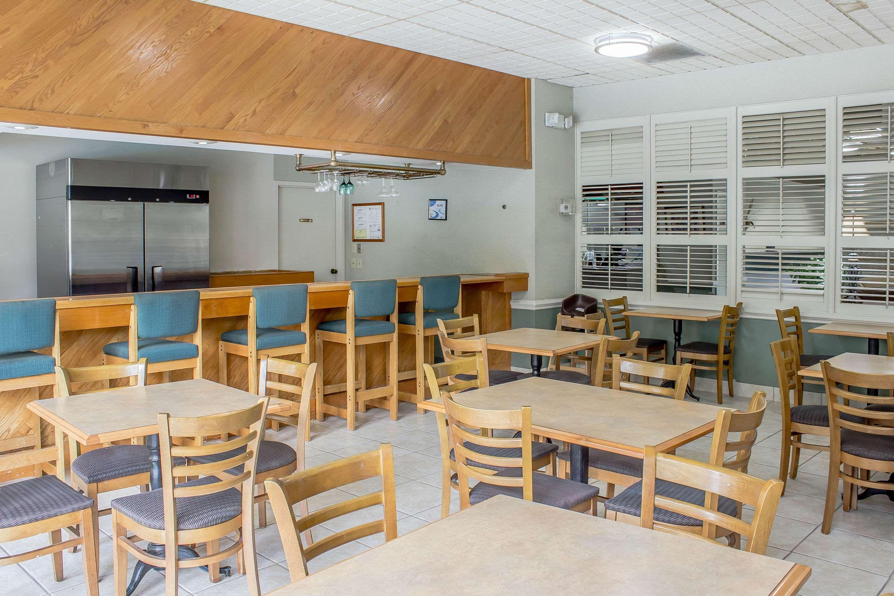 Lodge Econo Nc *