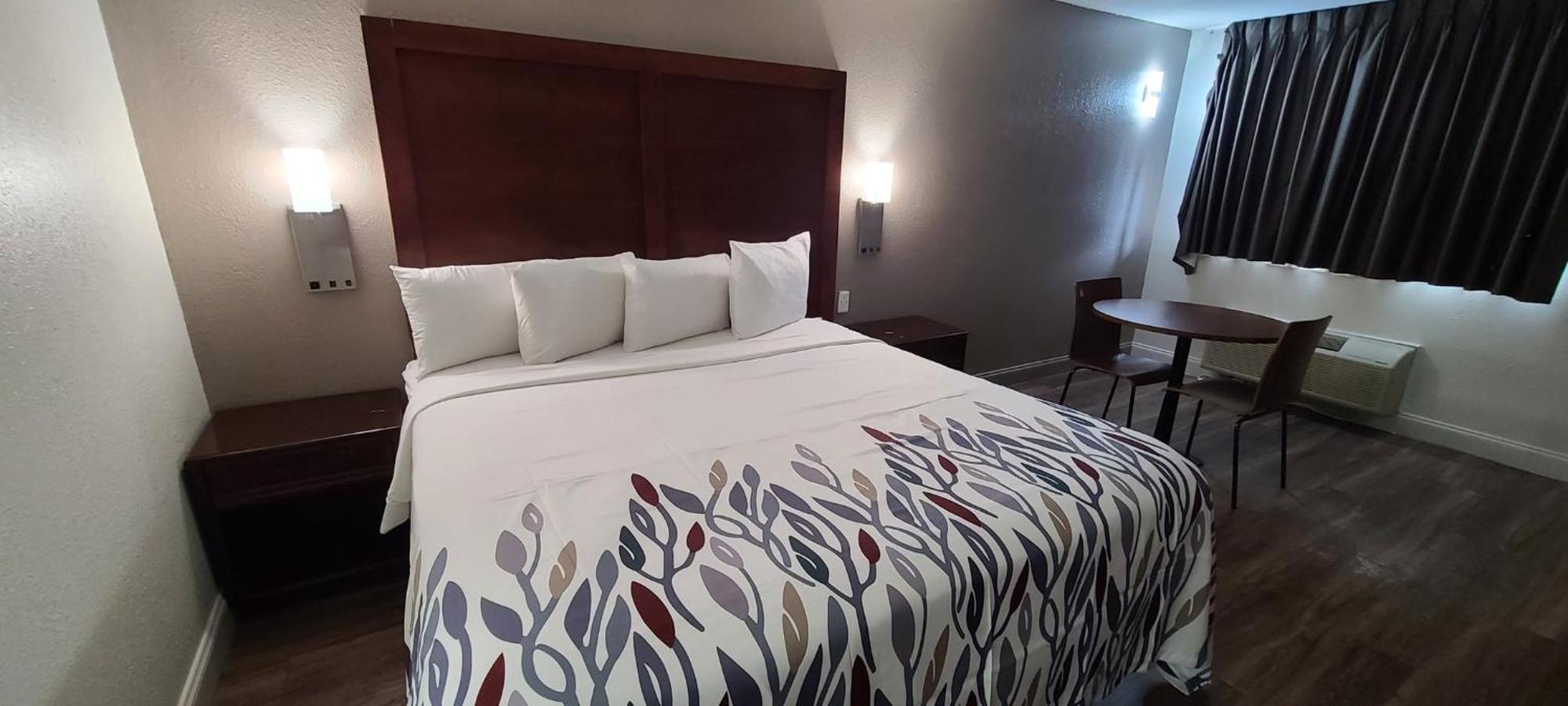 Lodge Econo Nc *